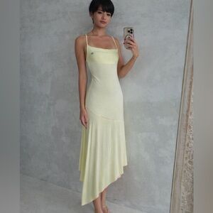 Diesel D'Menty Asymmetrical
Dress in baby yellow .used once for 20 min🤪